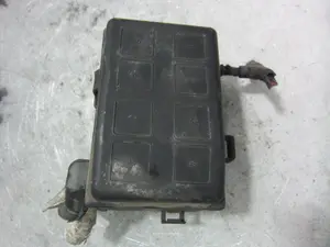 Foto de CAJA RELES / FUSIBLES OPEL ASTRA G BERLINA 2.0 DTI (101 CV / 74 KW) referencia 09132702 foto 3