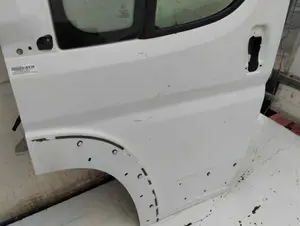 Foto de PUERTA DELANTERA IZQUIERDA PEUGEOT BOXER (333/335) FURGÓN TECHO ELEVADO BAT.4035MM 3.0 HDI FAP CAT (146 CV / 107 KW) foto 2