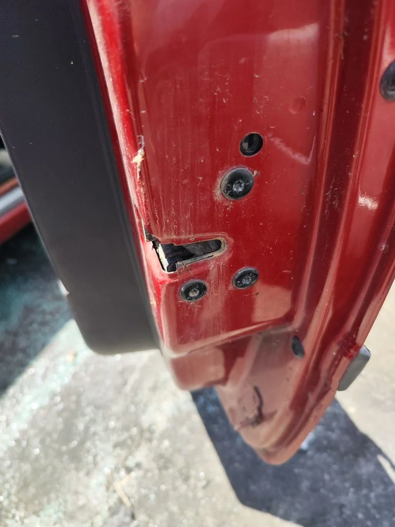 Foto de CERRADURA PUERTA DELANTERA DERECHA RENAULT MEGANE II BERLINA 3P 1.9 dCi Diesel (120 CV / 88 KW) referencia 8200086018