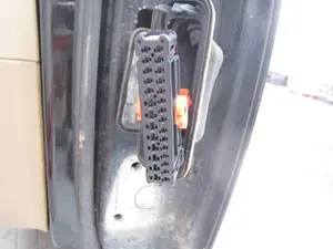 Foto de PUERTA DELANTERA IZQUIERDA VOLKSWAGEN PASSAT BERLINA (3C2) 2.0 TDI (140 CV / 103 KW) foto 5