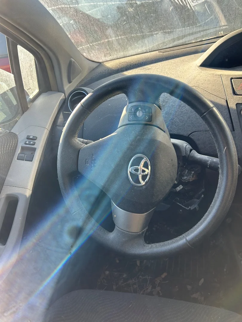 Foto de VOLANTE TOYOTA YARIS (KSP9/SCP9/NLP9) 1.3 16V CAT (101 CV / 74 KW) referencia 451000D130B0