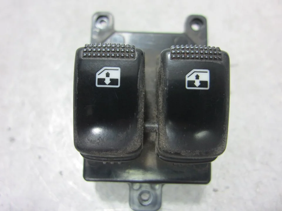 Foto de MANDO ELEVALUNAS DELANTERO IZQUIERDO KIA PICANTO (SA) 1.0 CAT (61 CV / 45 KW) referencia 621W05240