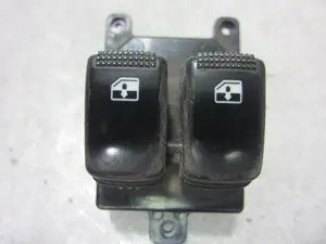 Foto de MANDO ELEVALUNAS DELANTERO IZQUIERDO KIA PICANTO (SA) 1.0 CAT (61 CV / 45 KW) referencia 621W05240