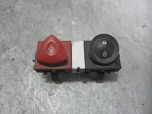 Foto de WARNING RENAULT MEGANE II CLASSIC BERLINA 1.5 dCi Diesel (101 CV / 74 KW) referencia 8200107808