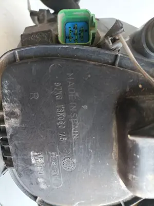 Foto de FARO DERECHO FORD KA (CCQ) referencia 97KG13K060AB foto 2