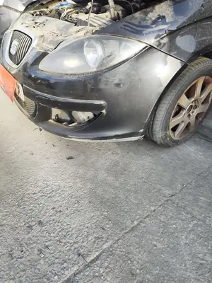 Foto de PARAGOLPES DELANTERO SEAT ALTEA (5P1) 1.9 TDI (105 CV / 77 KW) foto 3