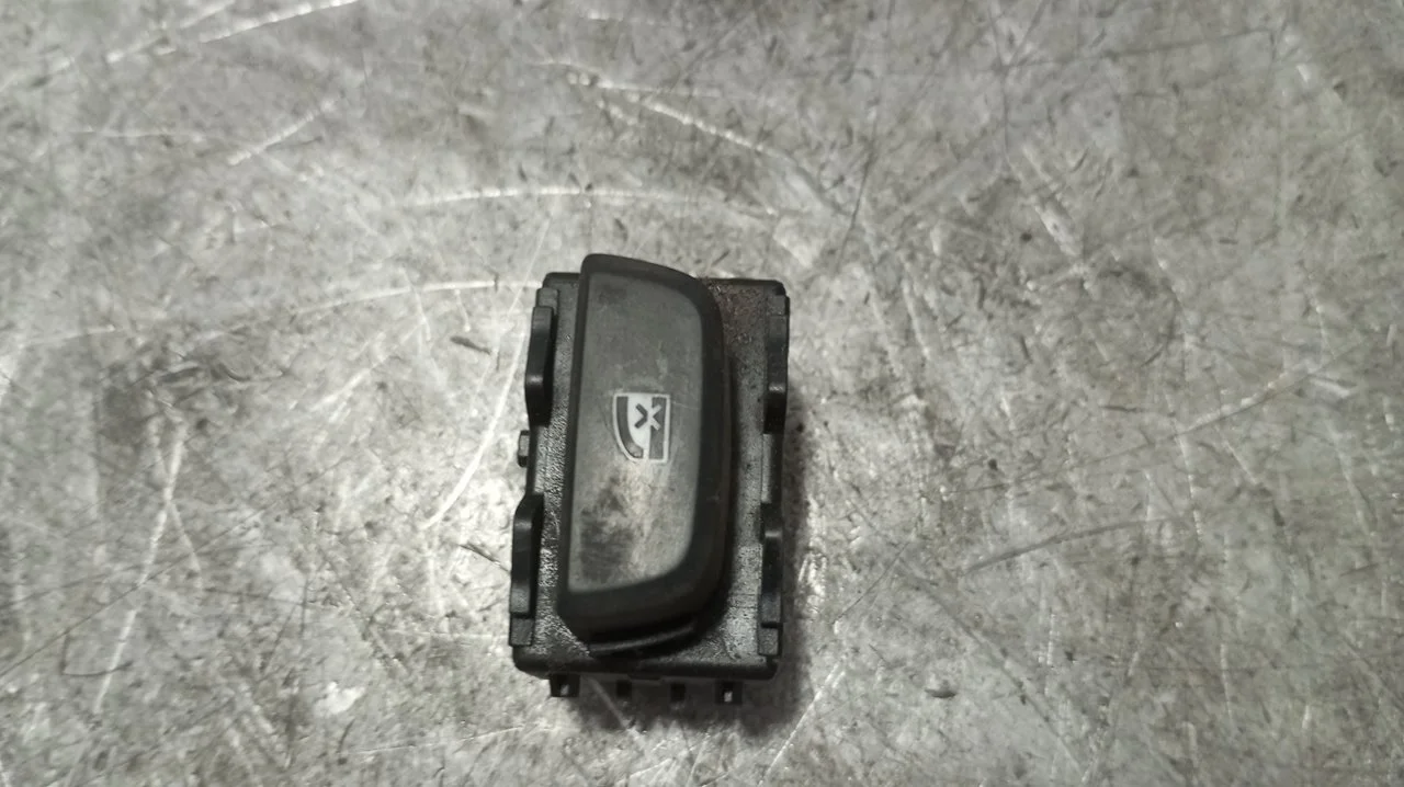 Foto de INTERRUPTOR RENAULT CAPTUR I 1.5 dCi Diesel FAP (110 CV / 81 KW) referencia 254291224R