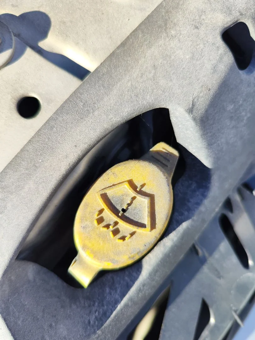 Foto de DEPOSITO LIMPIA OPEL ASTRA H TWIN TOP 1.9 16V CDTI CAT (Z 19 DTH / LRD) (150 CV / 110 KW)