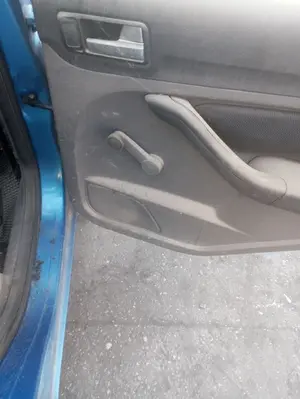 Foto de ELEVALUNAS TRASERO DERECHO FORD FOCUS BERLINA (CAP) 1.6 TDCi CAT (109 CV / 80 KW)