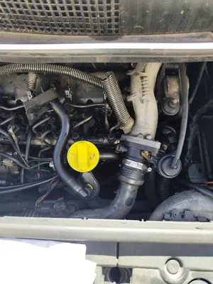 Foto de MOTOR COMPLETO RENAULT SCENIC II (JM) 1.9 dCi Diesel (120 CV / 88 KW) referencia F9QD8 foto 3