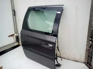 Foto de PUERTA LATERAL CORREDERA DERECHA CHRYSLER VOYAGER (RG) 2.8 CRD CAT (150 CV / 110 KW) foto 3