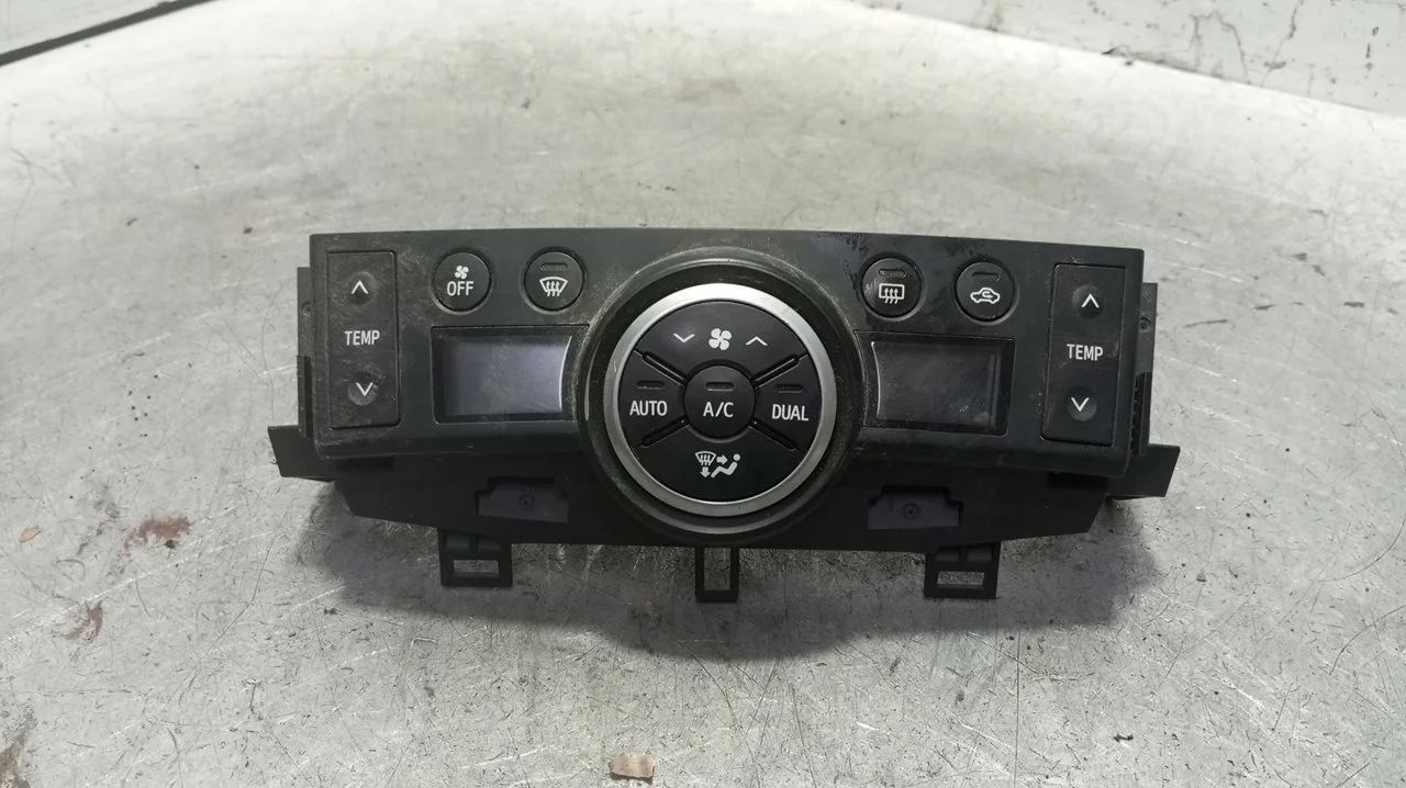 Foto de MANDO CALEFACCION / AIRE ACONDICIONADO TOYOTA VERSO (AUR2/ZGR2) 1.6 D-4D CAT (112 CV / 82 KW) referencia 559000F111