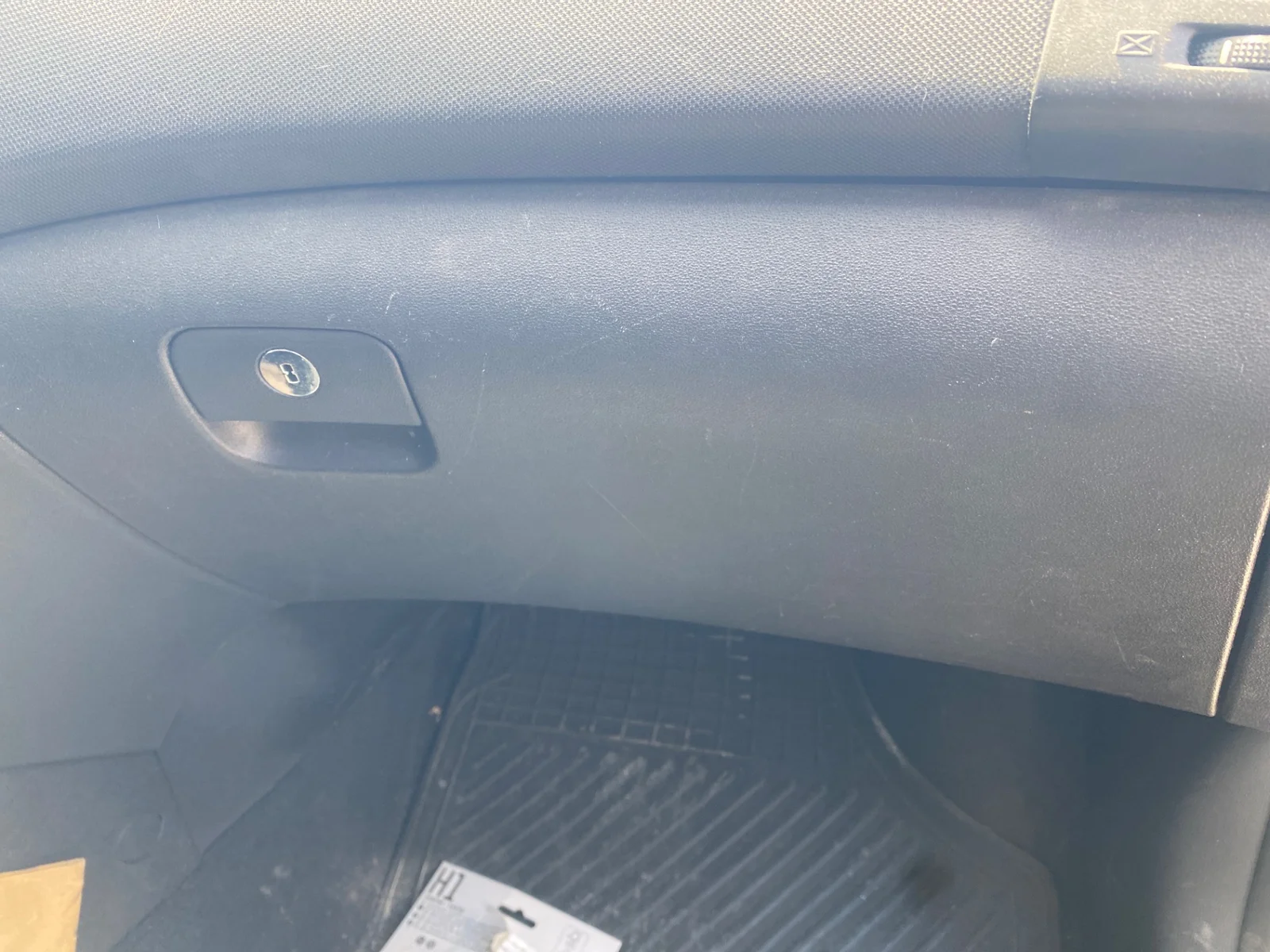 Foto de GUANTERA HYUNDAI I30 (FD) 1.4 CAT (109 CV / 80 KW)