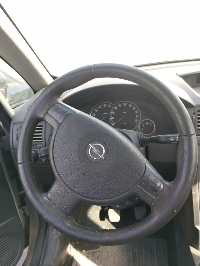 Foto de VOLANTE OPEL MERIVA 1.7 16V CDTI (101 CV / 74 KW) referencia 93185971