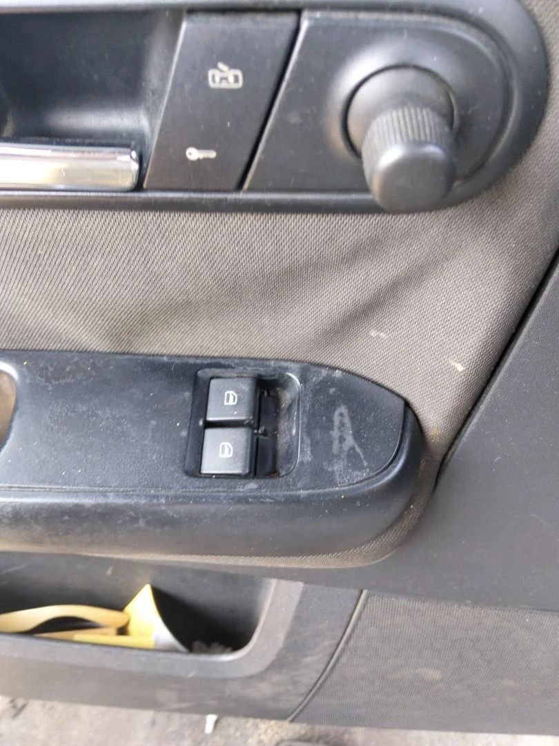 Foto de MANDO ELEVALUNAS DELANTERO IZQUIERDO SEAT CORDOBA BERLINA (6L2) 1.9 SDI (64 CV / 47 KW)