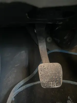 Foto de PEDAL EMBRAGUE SAAB 9-3 BERLINA 1.9 TiD CAT (150 CV / 110 KW)