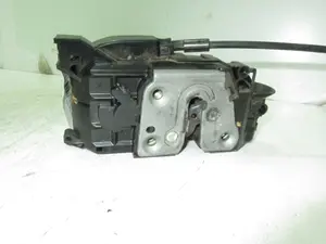 Foto de CERRADURA PUERTA DELANTERA IZQUIERDA RENAULT MEGANE III SPORT TOURER 1.6 16V (110 CV / 81 KW) referencia 305030001R foto 2