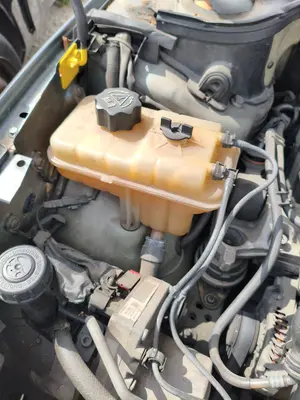Foto de DEPOSITO EXPANSION PEUGEOT 407 SW 2.0 16V HDi FAP CAT (RHR / DW10BTED4) (136 CV / 100 KW)