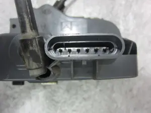 Foto de CERRADURA PUERTA TRASERA DERECHA RENAULT SCENIC III (JZ) 1.6 16V (110 CV / 81 KW) referencia 119332 foto 3