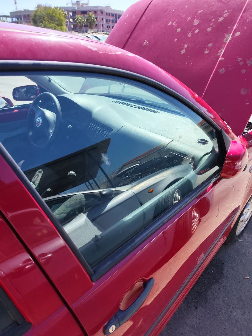 Foto de LUNA DELANTERA DERECHA VOLKSWAGEN GOLF IV BERLINA (1J1)(10.1997) 1.9 TDI (90 CV / 66 KW)