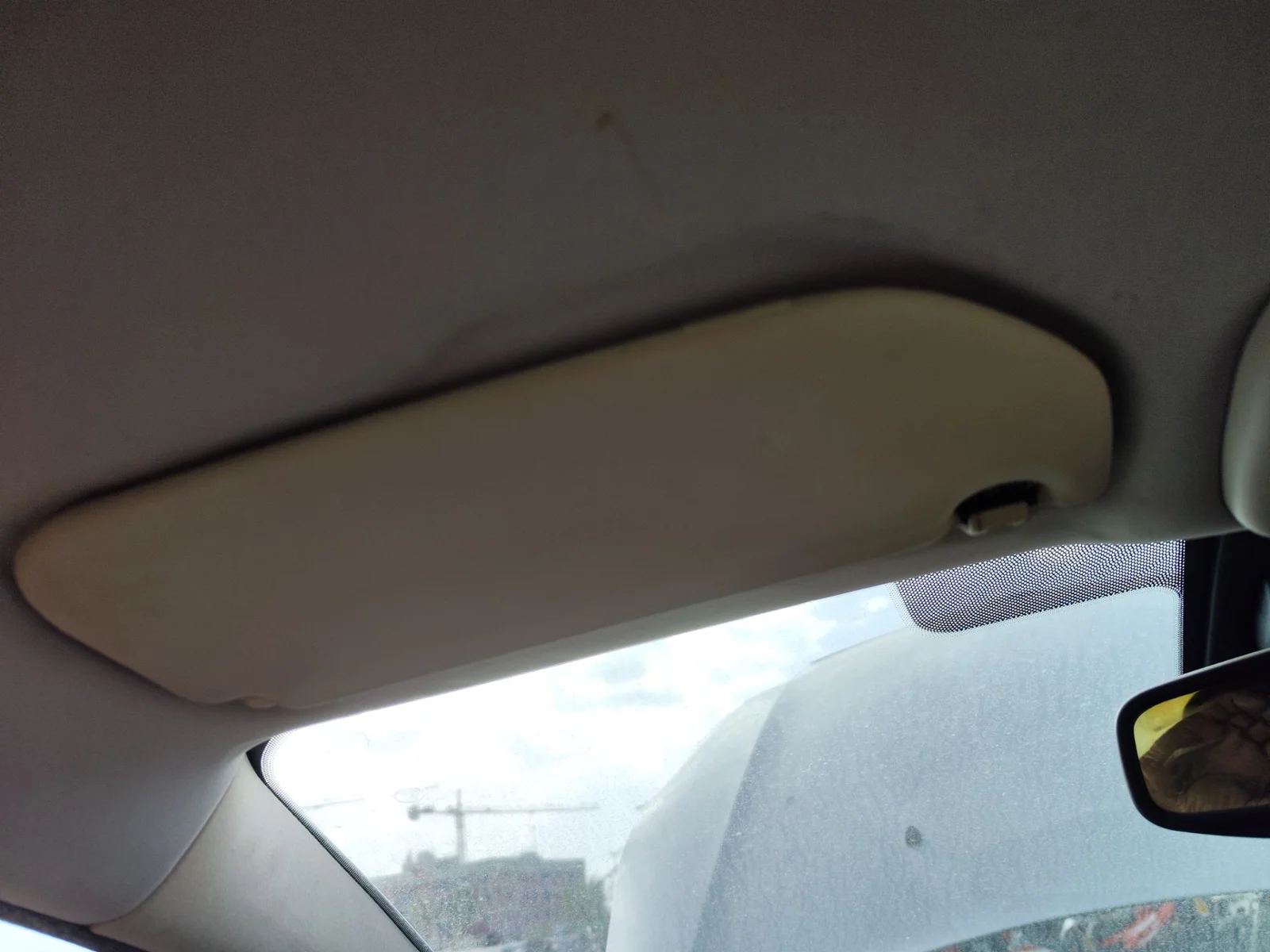Foto de PARASOL IZQUIERDO CITROEN C4 BERLINA 1.6 16V HDi (90 CV / 66 KW)