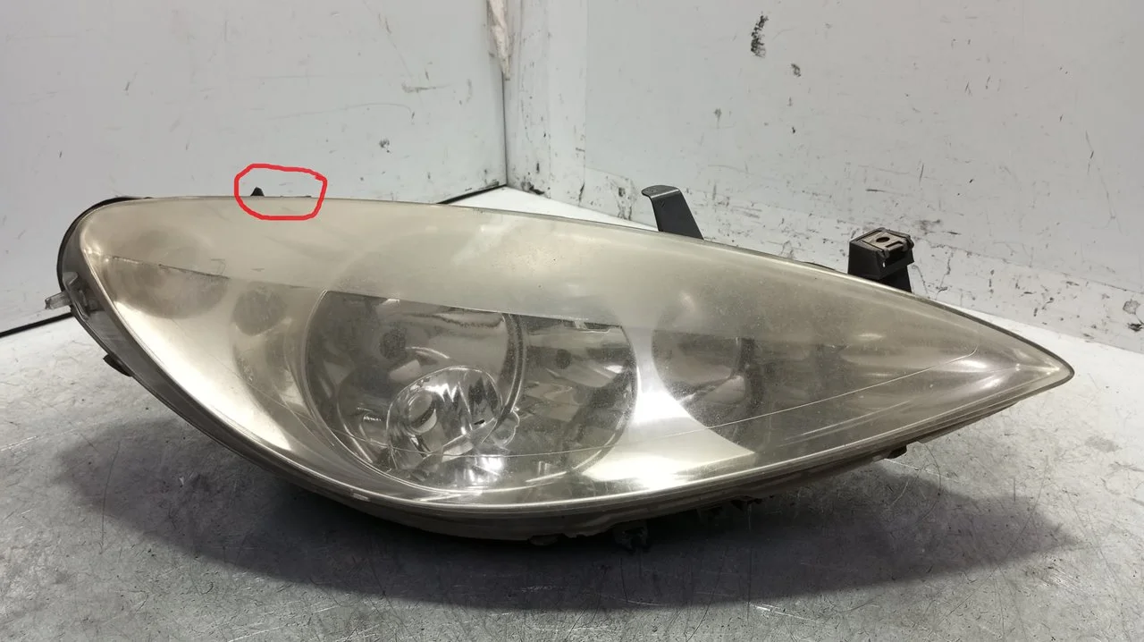 Foto de FARO DERECHO PEUGEOT 307 BREAK / SW (S1)(04.2002) 2.0 HDi CAT (90 CV / 66 KW) referencia 9641615280