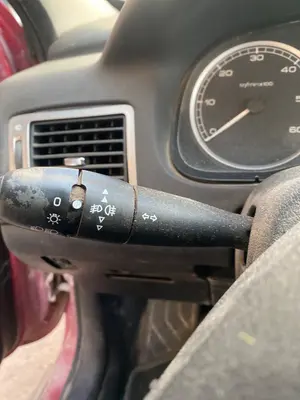 Foto de MANDO MULTIFUNCION PEUGEOT 307 BREAK / SW (S1)(04.2002) 2.0 16V HDi FAP CAT (RHR / DW10BTED4) (136 CV / 100 KW)