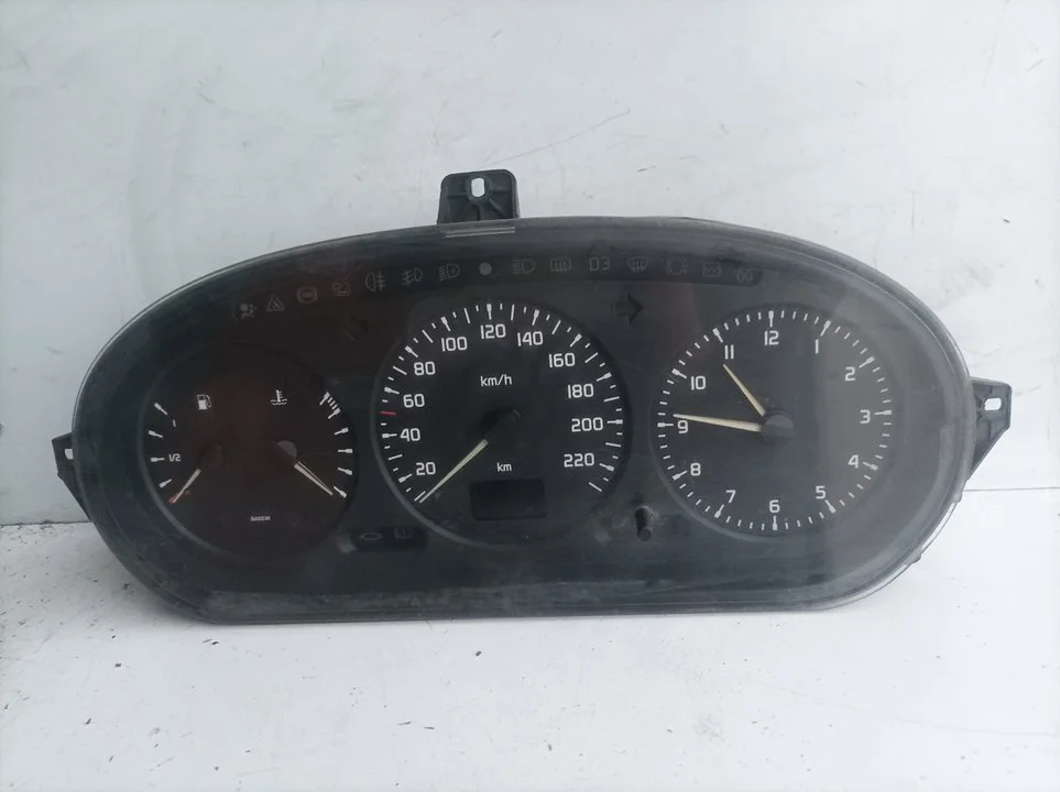 Foto de CUADRO INSTRUMENTOS RENAULT MEGANE I CLASSIC (LA0) referencia 215781612