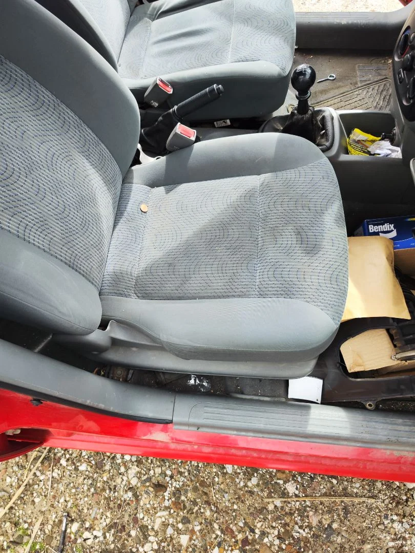 Foto de ASIENTO DELANTERO DERECHO CHEVROLET KALOS 1.2 CAT (72 CV / 53 KW)