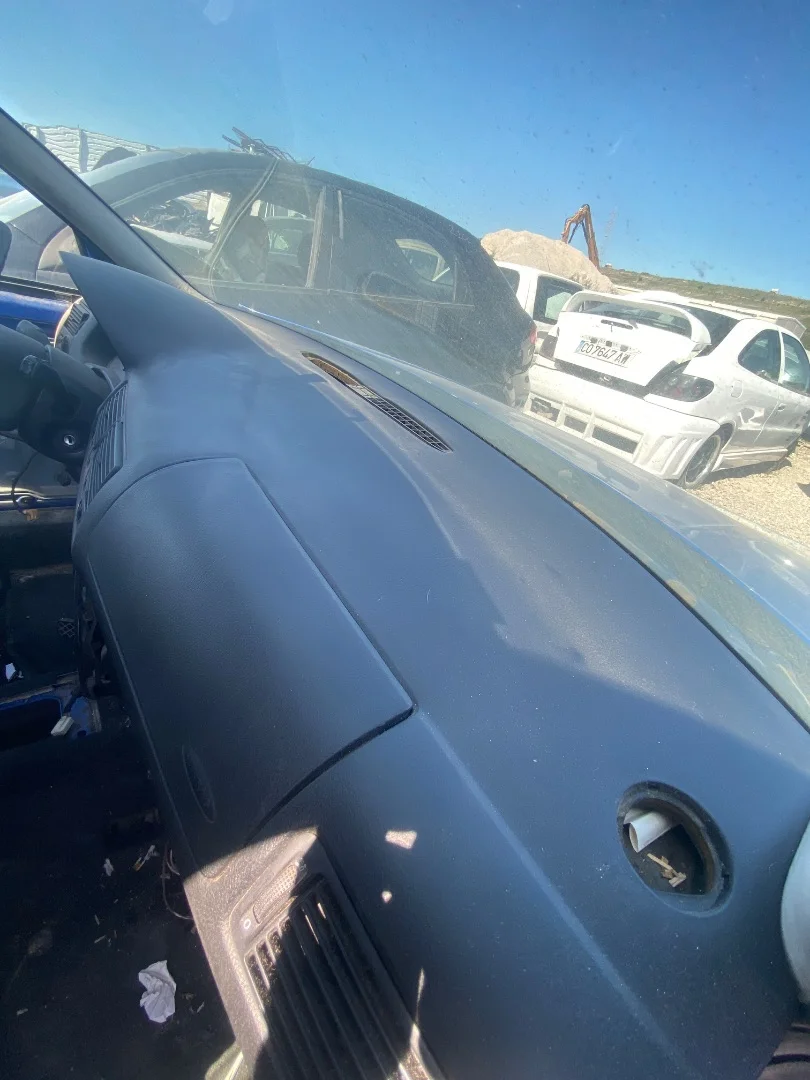 Foto de SALPICADERO VOLKSWAGEN GOLF IV BERLINA (1J1)(10.1997) 1.9 TDI (110 CV / 81 KW)