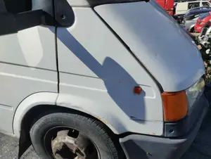 Foto de ALETA DELANTERA DERECHA FORD TRANSIT FURGÓN (CY/DY)(1986) 2.5 Diesel (80 CV / 59 KW)