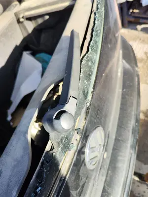 Foto de BRAZO LIMPIA TRASERO VOLKSWAGEN POLO IV (9N3) 1.9 TDI (101 CV / 74 KW) referencia 6Q6955707C