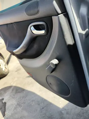 Foto de ELEVALUNAS TRASERO IZQUIERDO SEAT LEON (1M1) 1.9 TDI (90 CV / 66 KW)