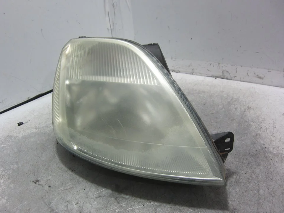 Foto de FARO DERECHO FORD FIESTA (CBK) 1.4 TDCi CAT (68 CV / 50 KW) referencia 2S6X13W029CE