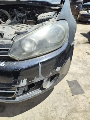 Foto de FARO IZQUIERDO VOLKSWAGEN GOLF VI (5K1)(10.2008) 2.0 TDI (110 CV / 81 KW) referencia 5K1941005S