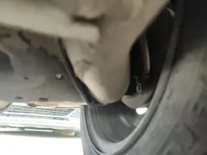 Foto de MANGUETA TRASERA IZQUIERDA RENAULT CLIO III 1.5 dCi Diesel FAP (75 CV / 55 KW)