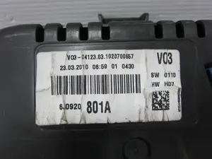 Foto de CUADRO INSTRUMENTOS SEAT IBIZA BERLINA (6J5) 1.6 TDI (105 CV / 77 KW) referencia 6J0920801A foto 3