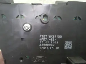 Foto de SISTEMA AUDIO / RADIO CD FORD FOCUS BERLINA (CEW) 1.0 EcoBoost CAT (125 CV / 92 KW) referencia F1ET18K811BD foto 3