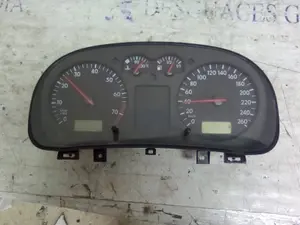 Foto de CUADRO INSTRUMENTOS VOLKSWAGEN GOLF IV BERLINA (1J1)(10.1997) 1.6  (101 CV / 74 KW) referencia 962476280000