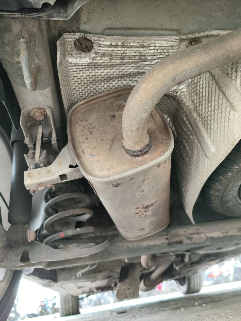 Foto de SILENCIADOR TRASERO RENAULT CLIO III 1.2 16V (75 CV / 55 KW)