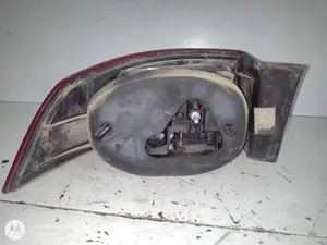Foto de PILOTO TRASERO DERECHO RENAULT LAGUNA II (BG0) 1.9 dCi Diesel FAP (131 CV / 96 KW) referencia 8200262668 foto 6