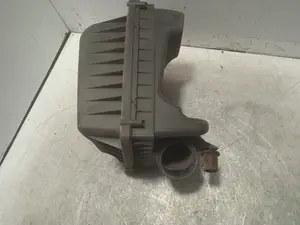 Foto de CAJA FILTRO AIRE OPEL ASTRA H BERLINA 1.7 16V CDTI (101 CV / 74 KW) referencia 4614485911 foto 2