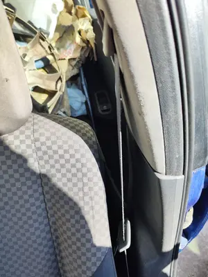 Foto de CINTURON SEGURIDAD DELANTERO IZQUIERDO RENAULT MEGANE II BERLINA 5P 1.5 dCi Diesel (101 CV / 74 KW)