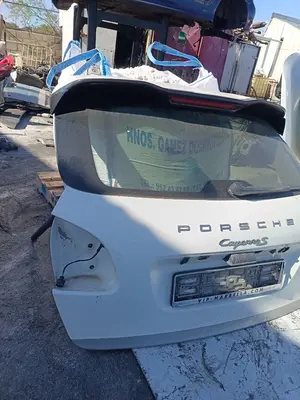 Foto de PORTON TRASERO PORSCHE CAYENNE (TIPO 92A) 4.8 V8 CAT (400 CV / 294 KW)