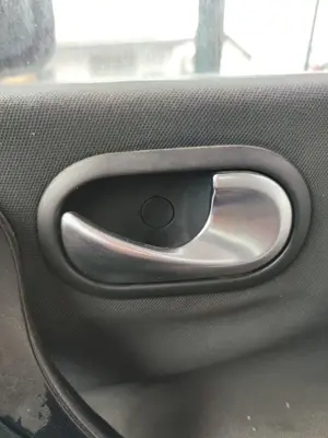 Foto de MANETA INTERIOR DELANTERA DERECHA RENAULT MEGANE II GRANDTOUR 1.5 dCi Diesel CAT (86 CV / 63 KW)