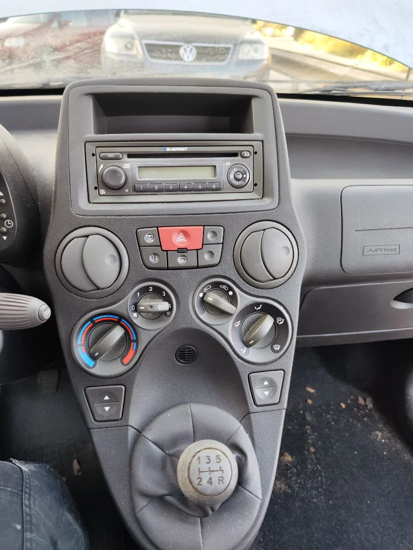 Foto de CONSOLA CENTRAL FIAT II PANDA (169) 1.2 CAT (60 CV / 44 KW)