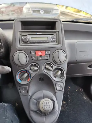 Foto de CONSOLA CENTRAL FIAT II PANDA (169) 1.2 CAT (60 CV / 44 KW)