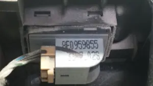 Foto de MANDO ELEVALUNAS TRASERO DERECHO AUDI A4 AVANT (8E) 3.0 V6 24V TDI (233 CV / 171 KW) referencia 8E0959855 foto 2