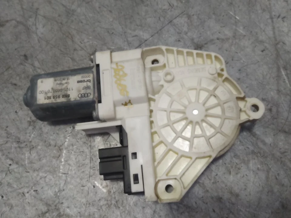 Foto de MOTOR ELEVALUNAS DELANTERO IZQUIERDO AUDI A4 BERLINA (8K2) 1.8 16V TFSI (120 CV / 88 KW) referencia 8K0959801