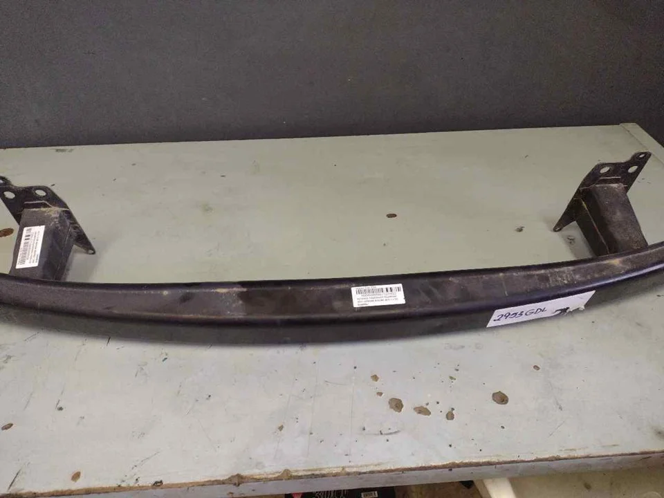 Foto de REFUERZO PARAGOLPES DELANTERO SEAT CORDOBA BERLINA (6L2) referencia 6L0806557